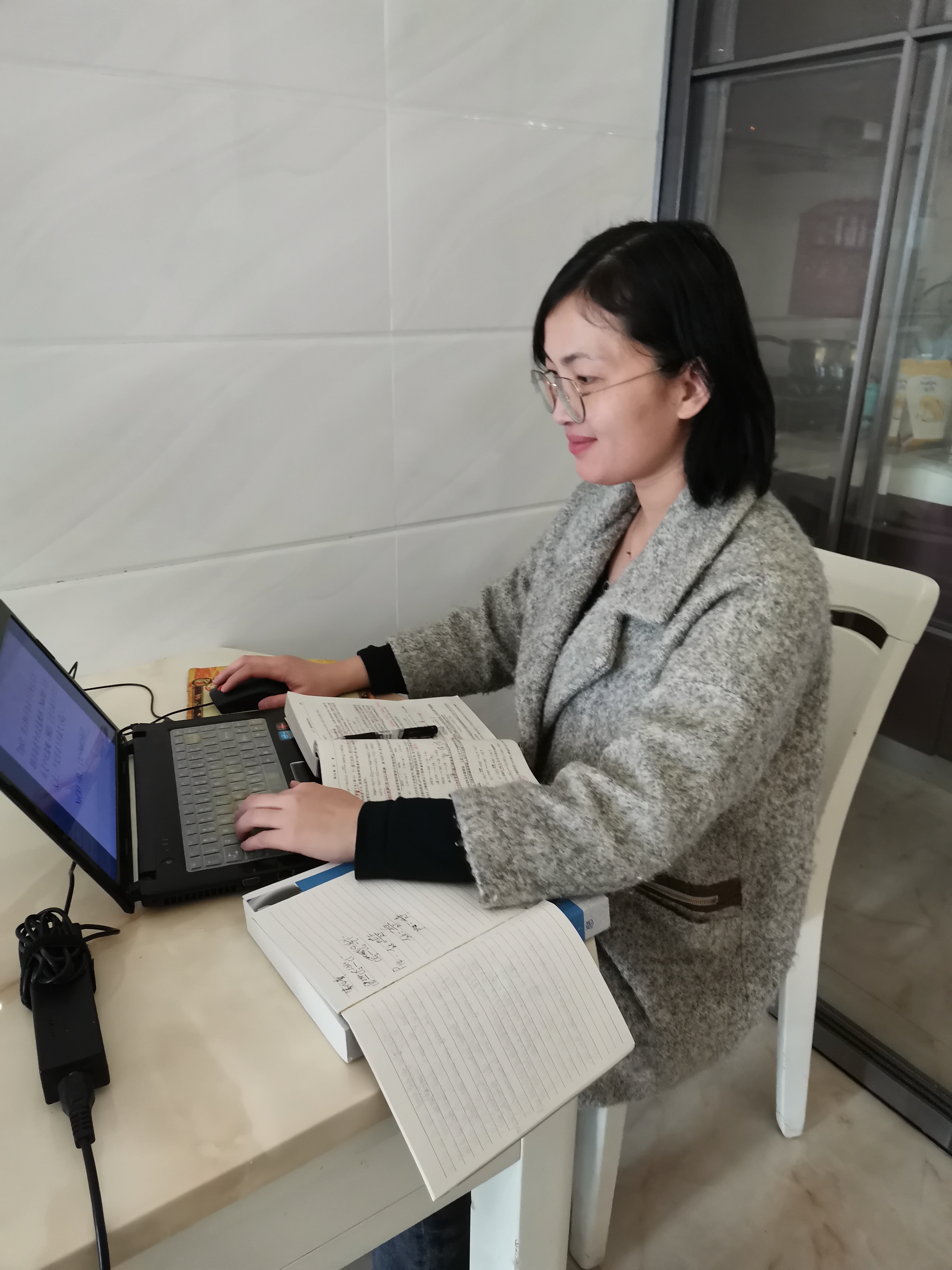 王颖老师在线进行教学